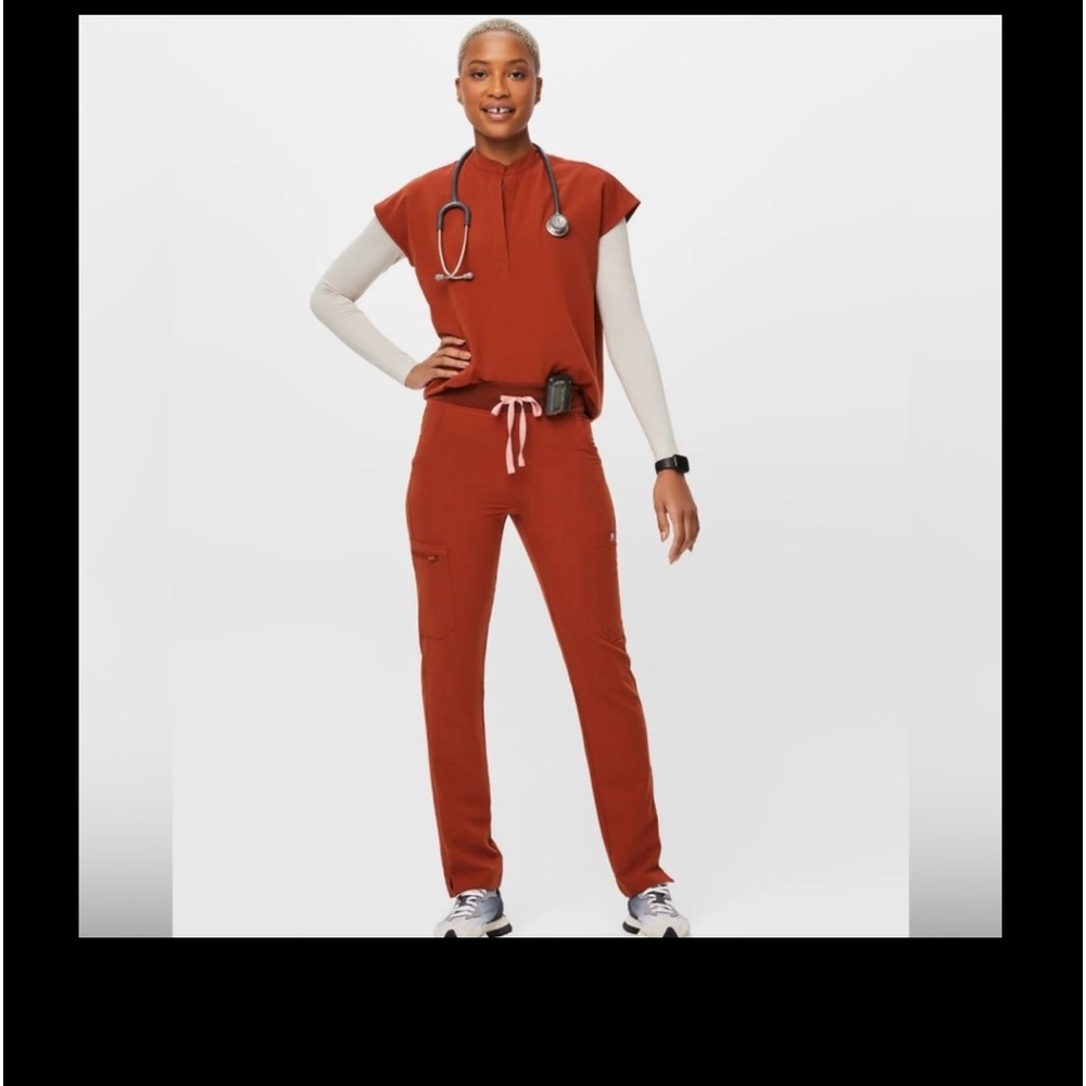 Figs scrub set color Auburn TOP & BOTTOM (slim Henley top)